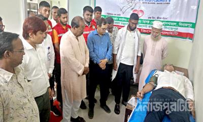 দিনাজপুরে বিশ্ব রক্তদাতা দিবসে স্বেচ্ছায় রক্তদান কর্মসূচি