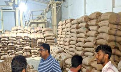 মধ্যরাতে রাইস মিলে অভিযান, ৩৩ টন সরকারি চাল জব্দ