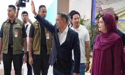 প্রথম রাষ্ট্রীয় সফরে মালয়েশিয়ার উদ্দেশ্যে রওনা হলেন প্রধানমন্ত্রী