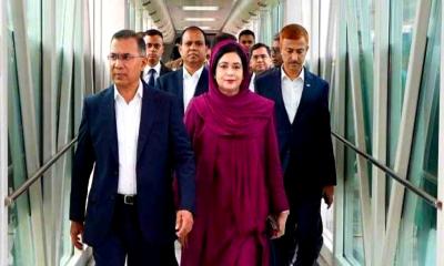 মালয়েশিয়ায় দ্বিপক্ষীয় সফরে পৌঁছেছেন প্রধানমন্ত্রী তারেক রহমান