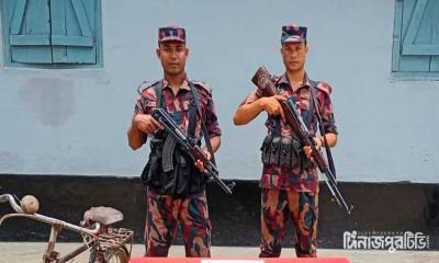 সীমান্তে বিজিবির হানা মিলল ভারতীয় মাদক