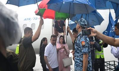 বৃষ্টি উপেক্ষা করেই শাহজালাল মাজারের পথে প্রধানমন্ত্রী