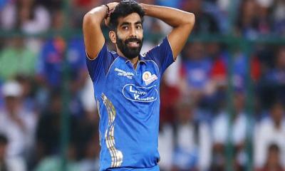 আইপিএলে পাত্তাই পাচ্ছেন না বুমরাহ