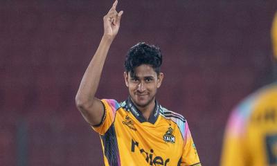 ফাইনালে টস জিতে বোলিংয়ে পেশোয়ার, একাদশে নাহিদ রানা