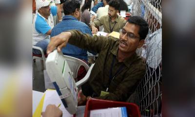 পশ্চিমবঙ্গে বিজেপি এগিয়ে ১৫২ আসনে, তৃণমূল ১০৬ আসনে