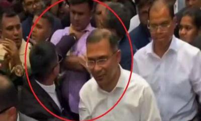 এসএসএফ সদস্যের ধাক্কার ঘটনায় আমানের স্ট্যাটাস