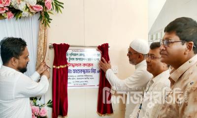 খানসামা কারিগরি প্রশিক্ষণ কেন্দ্র পরিদর্শন করলেন হুইপ আখতারুজ্জামান