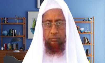 ট্রাকের ধাক্কায় মাদ্রাসা প্রধান নিহত, স্ত্রী-সন্তান হাসপাতালে