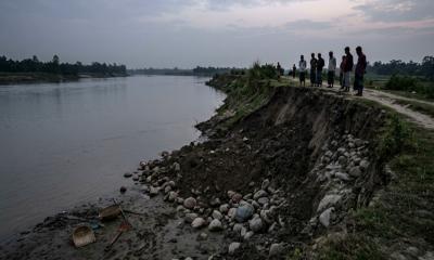 করতোয়া নদীতে পাথর তোলার সময় মাটিচাপায় নিহত ১