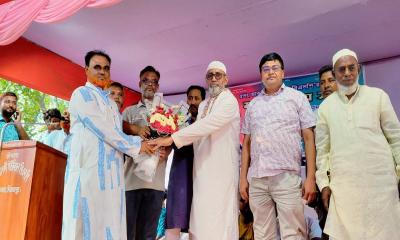 ৫ নম্বর ভাবকী ইউনিয়ন বিএনপির পক্ষ থেকে হুইপকে ফুলেল শুভেচ্ছা