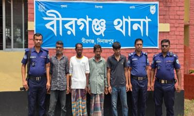 বীরগঞ্জে মাদকবিরোধী অভিযানে আটক ৪, দুইজনের কারাদণ্ড