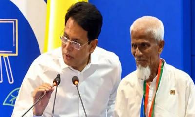 ৫২ বছর ১ টাকায় পড়ানো শিক্ষক পেলেন রাষ্ট্রীয় সম্মাননা