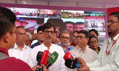 ফুলগাজীতে প্রধানমন্ত্রীর কর্মসূচি পরিদর্শন করলেন কৃষিমন্ত্রী