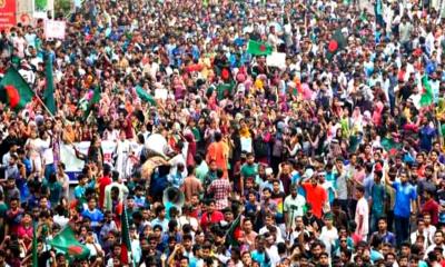অভ্যুত্থানে কুমিল্লার রাজপথে ছাত্র-জনতার প্রতিরোধ