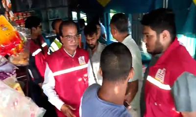 মাদকের বিরুদ্ধে নিজেই মাঠে নামলেন ত্রাণমন্ত্রী