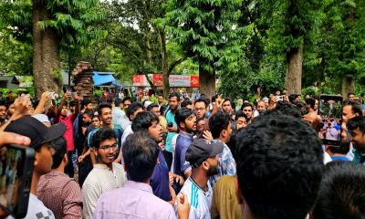 রাজশাহী বিশ্ববিদ্যালয়ে পাল্টাপাল্টি হামলার ঘটনায় গ্রেপ্তার ২