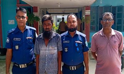চিরিরবন্দরে চোলাই মদসহ আটক ১