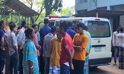 প্রেমিকার সঙ্গে ঘুরতে বেরিয়ে মোটরসাইকেল দুর্ঘটনায় প্রেমিকের মৃত্যু