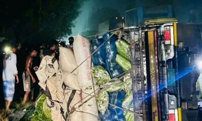 কক্সবাজারে যাত্রীবাহী বাস ও পিকআপের মুখোমুখি সংঘর্ষে নিহত ২
