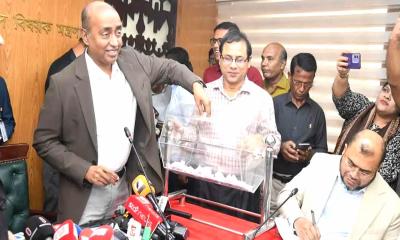 দুর্নীতি রুখতে ঢাকায় লটারিতে ১৮ সাব-রেজিস্ট্রার পদায়ন
