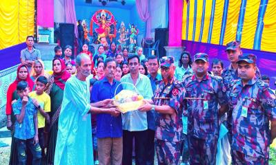পূজামণ্ডপে বিজিবি মোতায়েন দিনাজপুর ও জয়পুরহাটে কড়া পাহারা