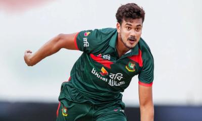 বাংলাদেশ বনাম জিম্বাবুয়ে: তাসকিনের তোপের পর আরভিনের ব্যাটে ২৭১ রান