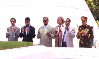 জিয়াউর রহমান ও খালেদা জিয়ার সমাধিতে ভারপ্রাপ্ত রাষ্ট্রপতির শ্রদ্ধা