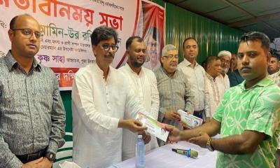 নাগরিক অধিকার সবার সমান: কুমিল্লায় সনাতনীদের সাথে কৃষিমন্ত্রী