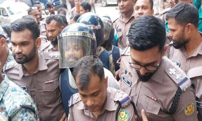 রবীন্দ্রনাথের গ্রাফিতি মোছার মামলায় আয়াশ ও রিমির জামিন নাকচ