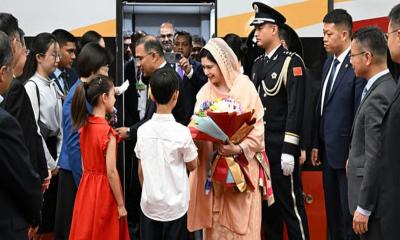 বেইজিং পৌঁছে লালগালিচা সংবর্ধনা পেলেন প্রধানমন্ত্রী তারেক রহমান