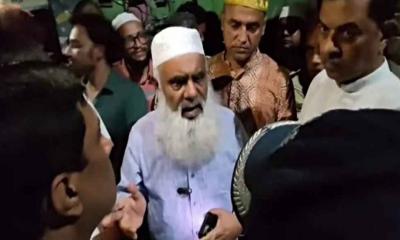 স্কুলছাত্র গুলি খাবে আর আপনি ওসি থাকবেন তা হয় না: মনিরুল হক চৌধুরী