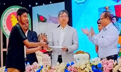 জাতীয় চিত্রাঙ্কন প্রতিযোগিতায় প্রথম দিনাজপুরের আবরার জাহিন