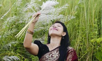কাশফুলের শুভ্রতায় প্রকৃতিজুড়ে ফুটেছে শরতের রূপ