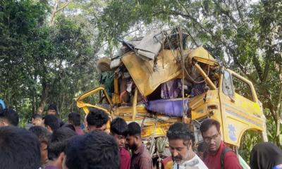 নাটোরে বাস-ট্রাক সংঘর্ষে নিহত ১৪: আহত ৩০ জন