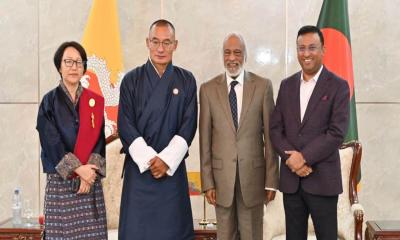 ভুটানের প্রধানমন্ত্রী ঢাকায়: সার্ক চালুর আহ্বান