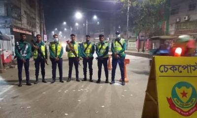ঢাকায় চাঞ্চল্যকর ডাকাতি, পালানোর সময় সাবেক সেনা সদস্যসহ চারজন গ্রেফতার