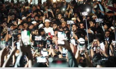 সিলেটে নাসির পাটওয়ারীর সামনে হাদি হত্যার বিচারে স্লোগান