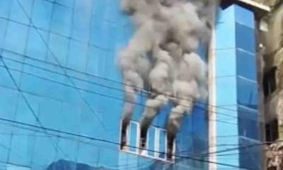 চট্টগ্রামে বহুতল মার্কেটে ভয়াবহ আগুন