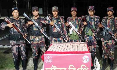 ফুলবাড়ীতে ২৯ বিজিবির অভিযান বিপুল মাদক জব্দ