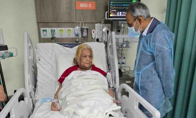 অসুস্থ বিএনপি নেত্রী সেলিমা রহমানকে দেখতে হাসপাতালে ডা. রফিক