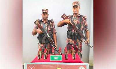 ঠাকুরগাঁও সীমান্তে বিজিবির অভিযানে দেশি মদ উদ্ধার