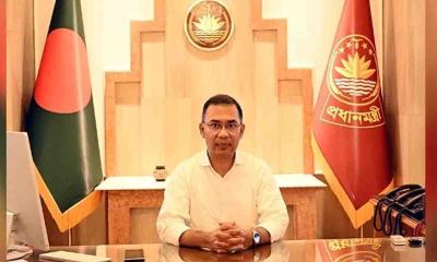 ছুটির দিনেও কার্যালয়ে ব্যস্ত প্রধানমন্ত্রী তারেক রহমান