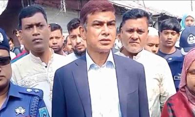 পঞ্চগড়ে আগুনে ক্ষতিগ্রস্তদের পাশে থাকার আশ্বাস প্রতিমন্ত্রীর