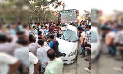 কুমিল্লায় বাস-প্রাইভেটকার সংঘর্ষে চালকসহ নিহত বেড়ে ৫