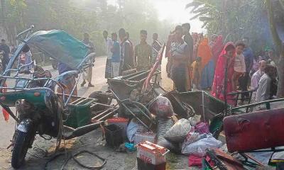 সাতসকালে প্রাণ গেল ৩ শ্রমিকের