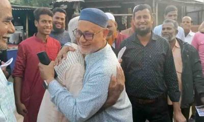 দিনাজপুর-১ আসনে ধানের শীষের প্রার্থী মনজুরুল ইসলাম প্রচারে ব্যস্ত