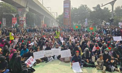 আবারো শাহবাগে অবস্থান নিল ইনকিলাব মঞ্চ