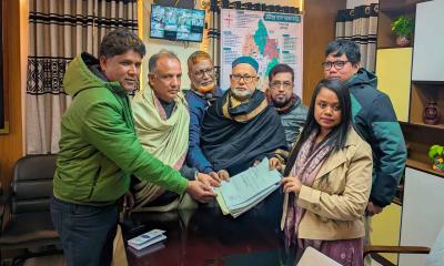 দিনাজপুর-১ আসনে মনোনয়নপত্র জমা দিলেন বিএনপি নেতা মনজুরুল ইসলাম