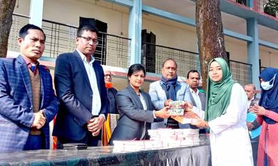 বার্ষিক ফলাফল প্রকাশ ও মেধাবী শিক্ষার্থীদের মাঝে পুরস্কার বিতরণ