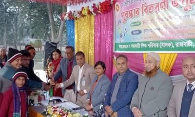 দিনাজপুর সরকারী শিশু পরিবারের এতিম শিক্ষার্থীদের মাঝে পুরষ্কার বিতরণ